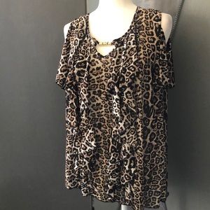 Siren Lily Size 1X cold shoulder top Leopard print Keyhole front ladies top EUC